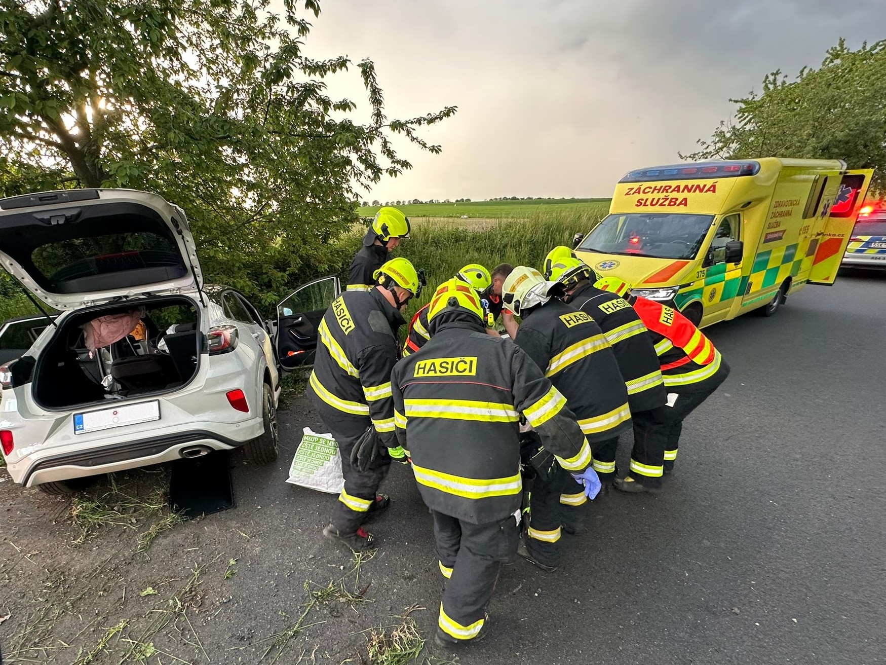 Dopravní nehoda u Vrátkova na Kolínsku. Foto: HZS Středočeského kraje